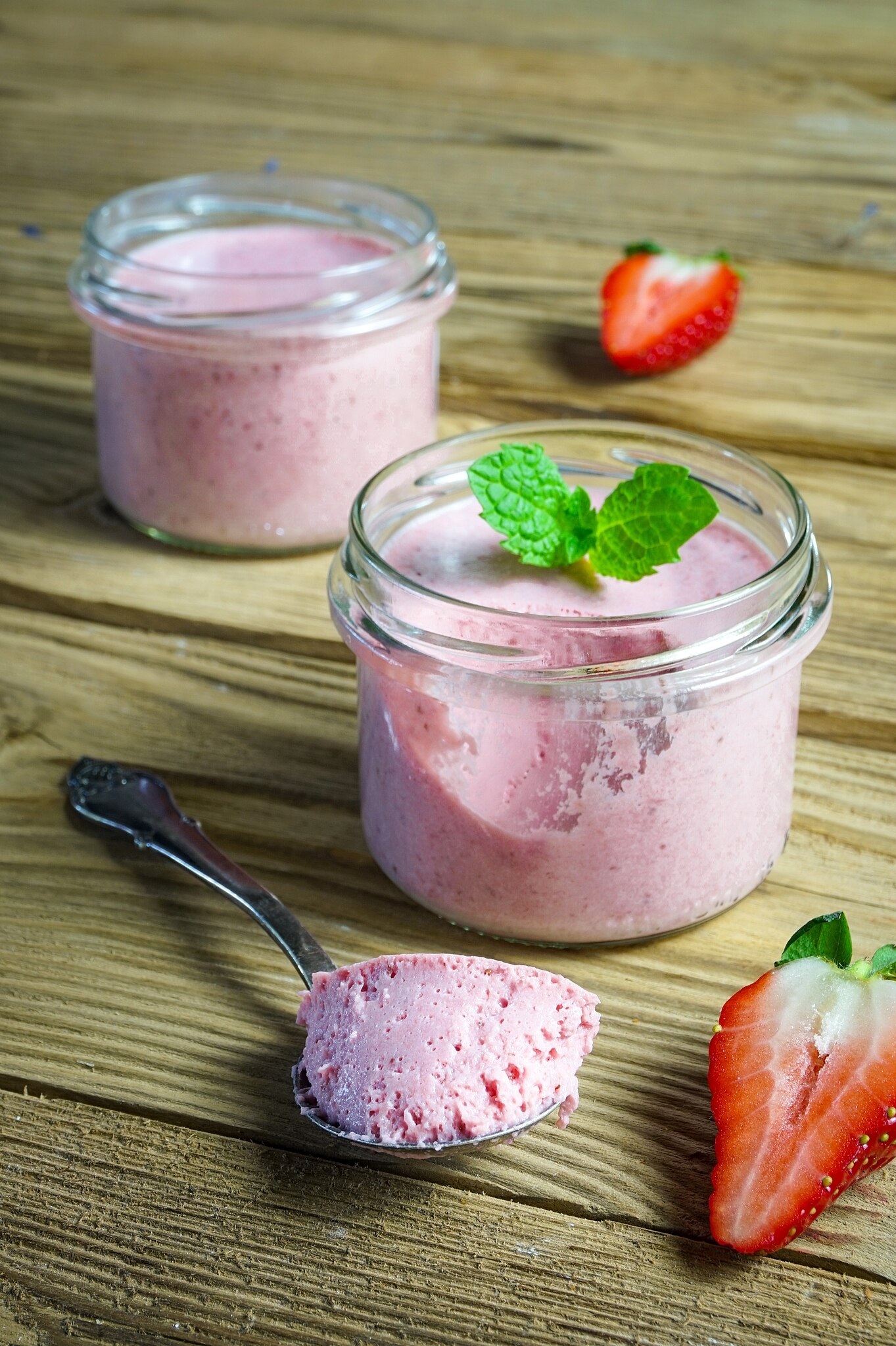 Compote de pêches et abricots parfumée à la cannelle
